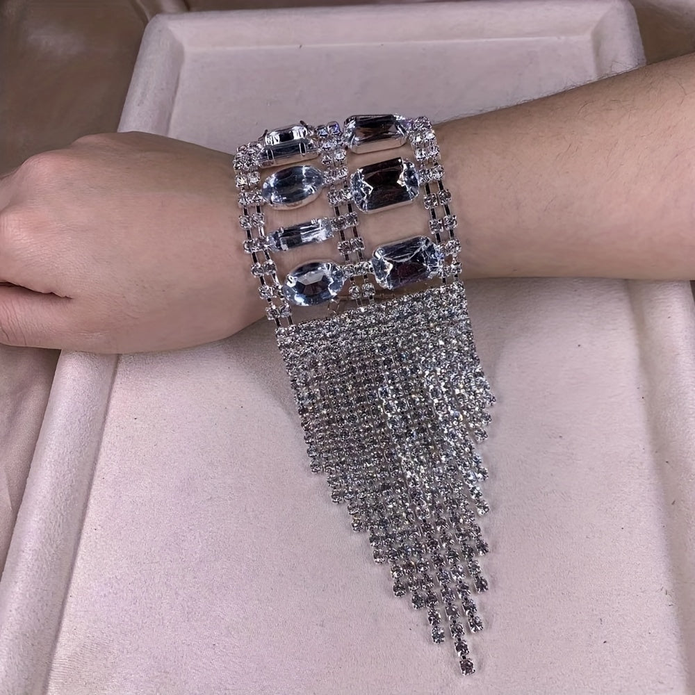 Gorgeous Long Fringed Rhinestone Hand Bracelet 