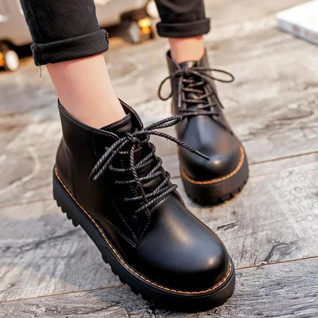 Women's Warm Insulated Platform Ankle Boots In Black — Cozy Winter Style