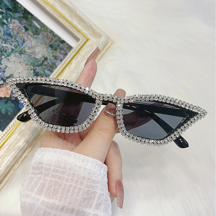 Retro Diamond Studded Traiagle Cat Eye Sunglasses - Flossy Mom