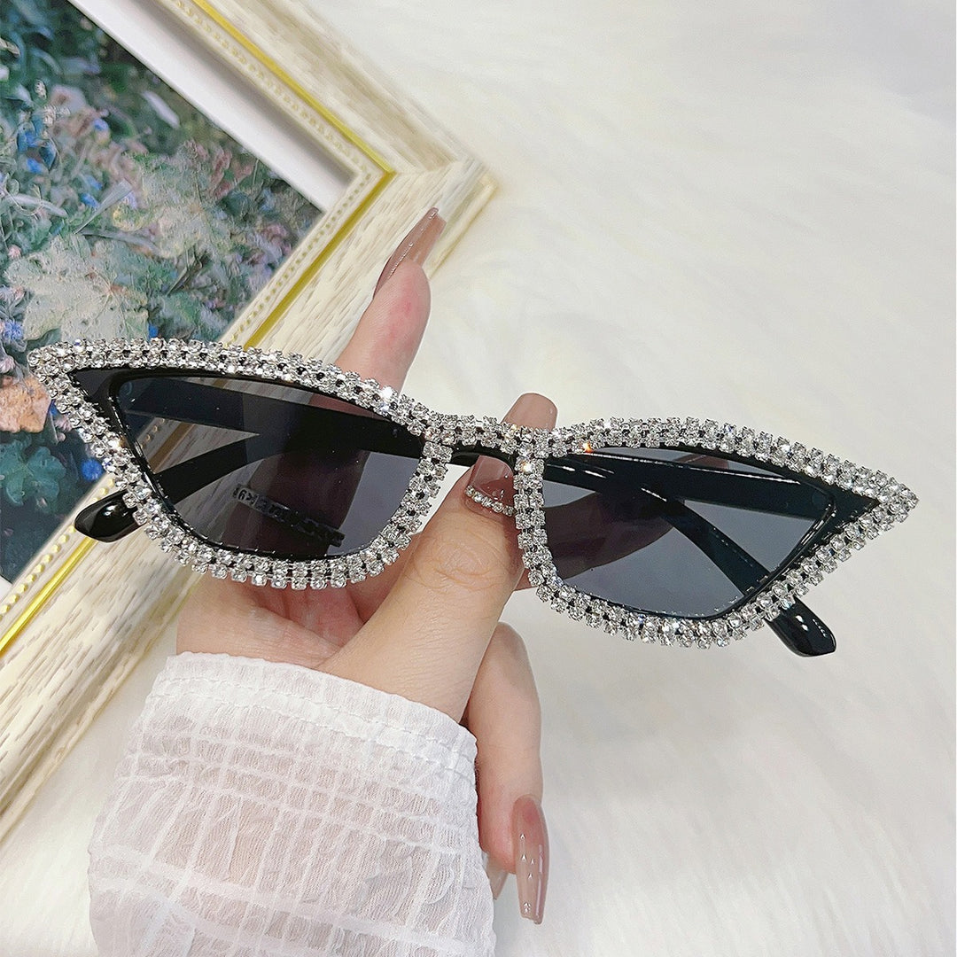 Retro Diamond Studded Traiagle Cat Eye Sunglasses - Flossy Mom