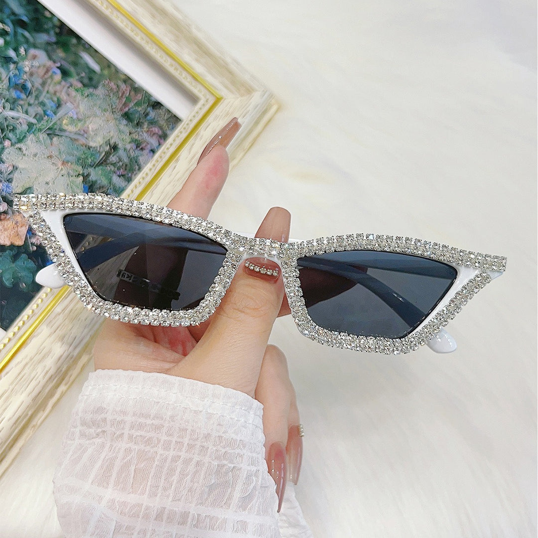 Retro Diamond Studded Traiagle Cat Eye Sunglasses - Flossy Mom