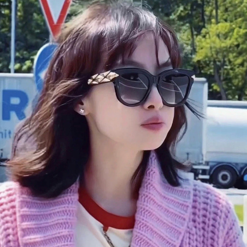 Sleek Modern Sunglasses 💋 Metal Cat Eye Frame - Flossy Mom