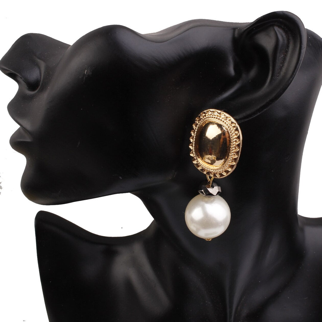 Chic Vintage Statement-making Oversized Pearl Stud Earrings