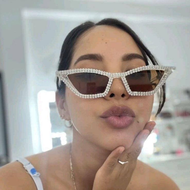 Retro Diamond Studded Traiagle Cat Eye Sunglasses - Flossy Mom