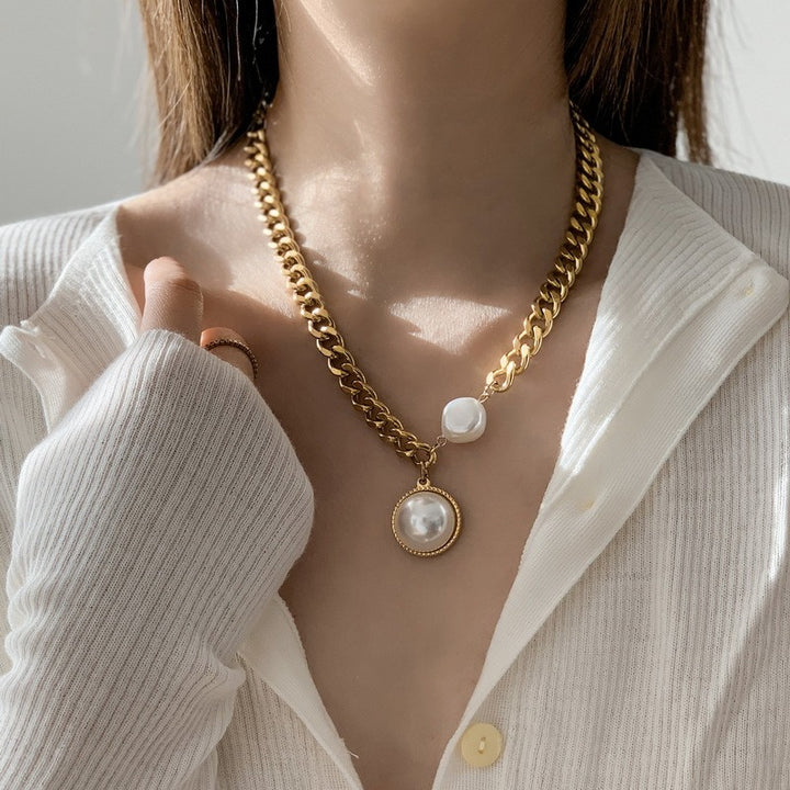 Trendy Big Pearl Pendant Necklace with Thick Collarbone Chain