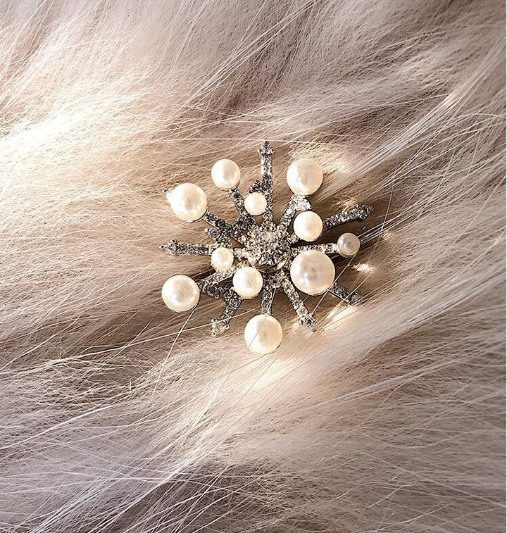 Bold Eye-catching Creative Design Big Pearl Snowflake Rings