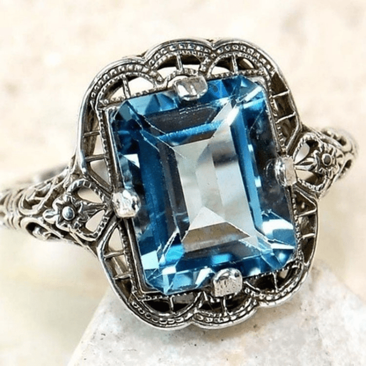 Gorgeous Large Square Faux Amethyst Gemstone Princess Rings 