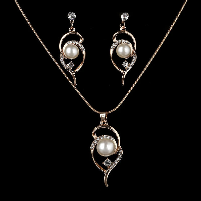 Luxurious Gold Snake Clavicle Chain with Pearl Necklace & Earrings Set 