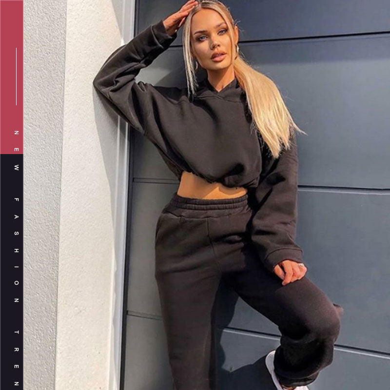 Maximum Mobility Crop Hoodie and Ankle-Length Pants Tracksuits 
