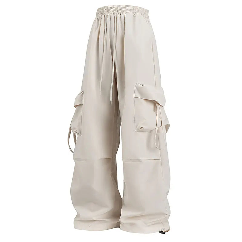 Beige Damen-Cargohose mit Taschenklappen und Kordelzug