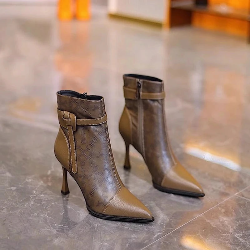 Brown pointed-toe ankle boots, stiletto heel, side buckle strap