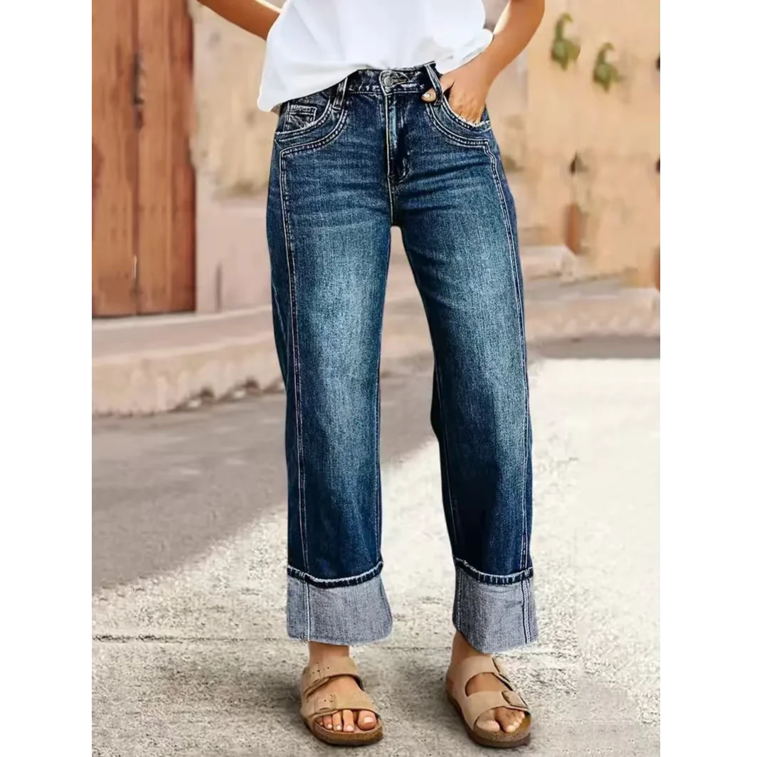 Straight-Leg Jeans in blauem Denim, hoher Bund, Knopfverschluss, Umschlag-Saum