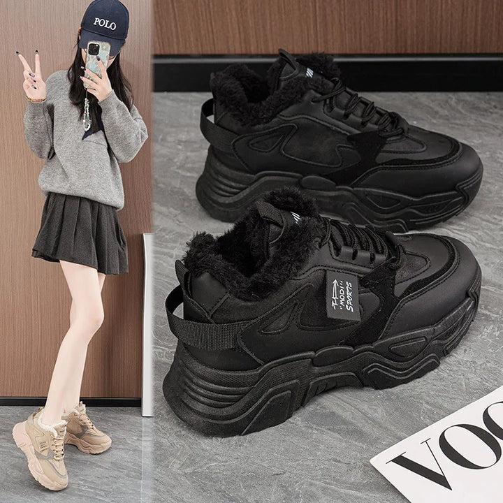 Women's fleece-lined lace-up snow sneakers, chunky tread, black