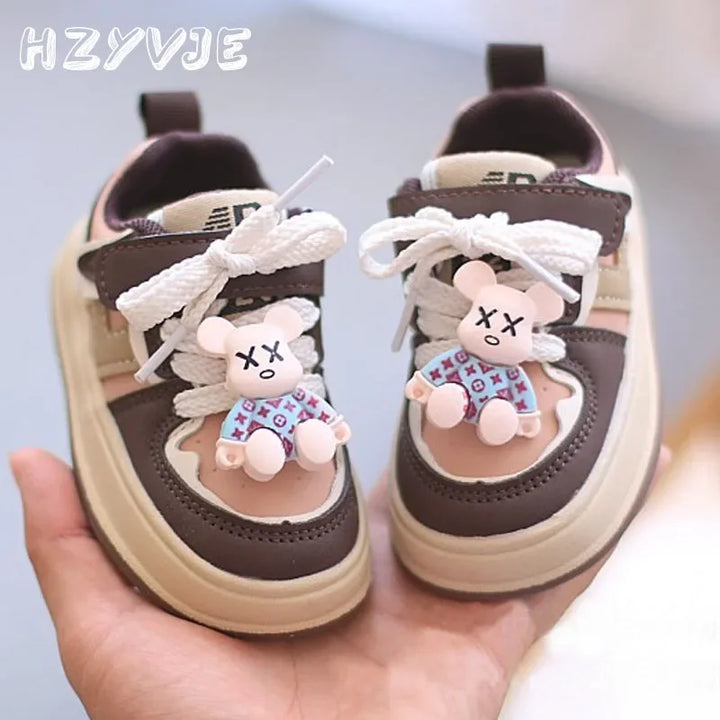 First Steps Adorable Bear Pendant Soft Sole Leather Sneakers