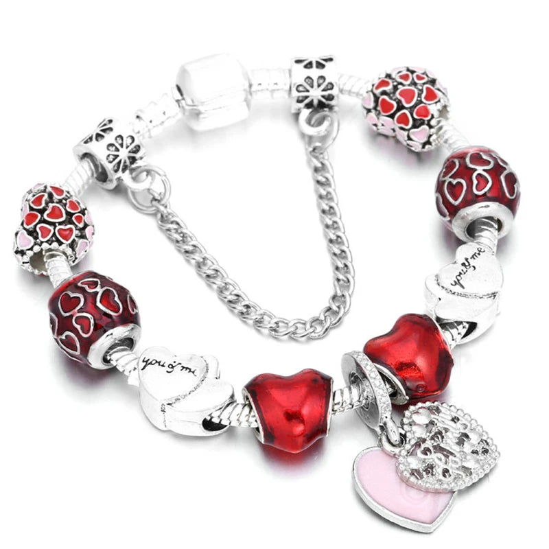 Silberfarbenes Armband mit Schlangenketten-Design, roten Herzperlen und farbigen Charm-Bällen