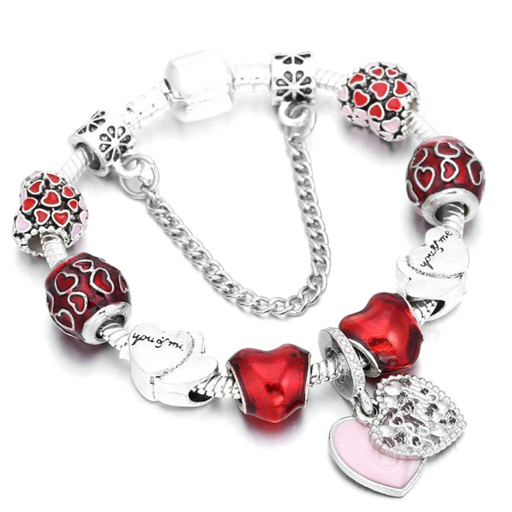 Silberfarbenes Armband mit Schlangenketten-Design, roten Herzperlen und farbigen Charm-Bällen