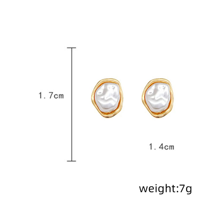 Gold and pearl earrings with measurements and weight displayed on a white background