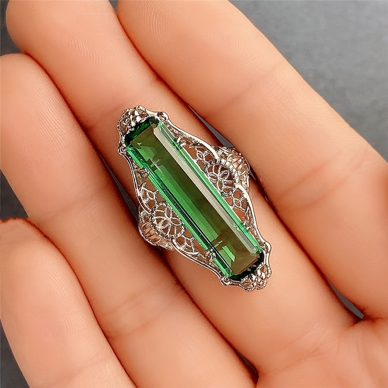 Vintage Hollow Out Pattern Green Zircon Temperament Ring 