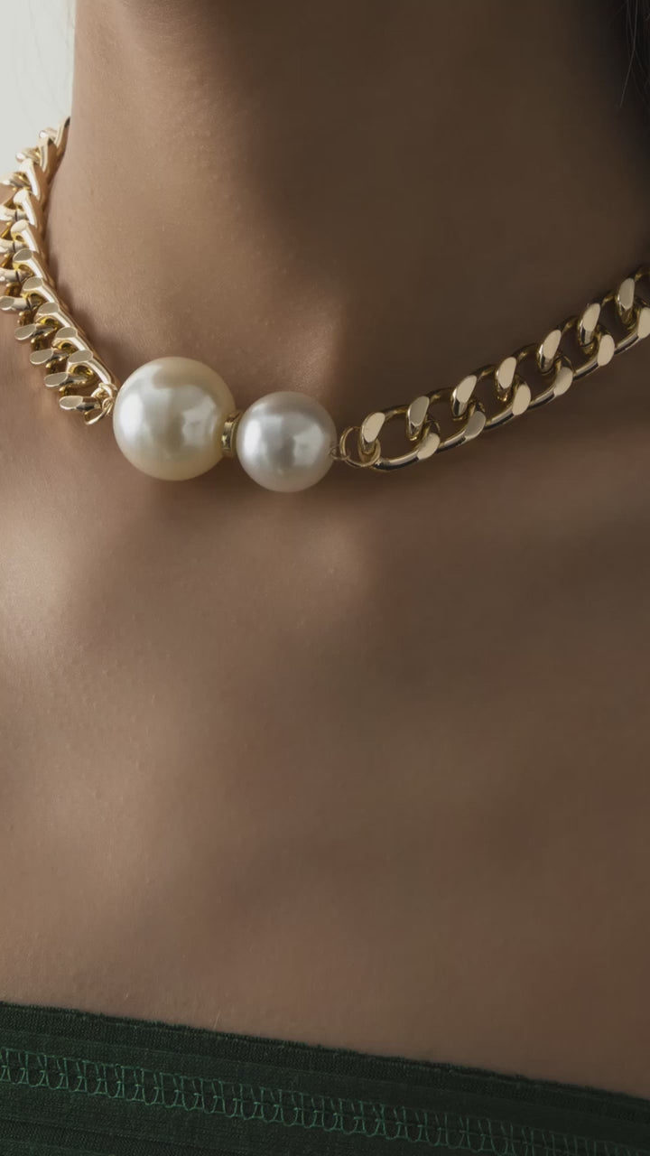 Women's Necklaces - Vintage Punk Gothic Pearl Pendant Choker