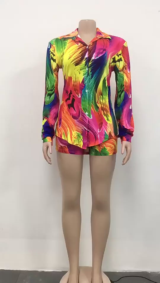 True-to-the-70's Print Modern Twist Shirt & Shorts in Plus Sizes